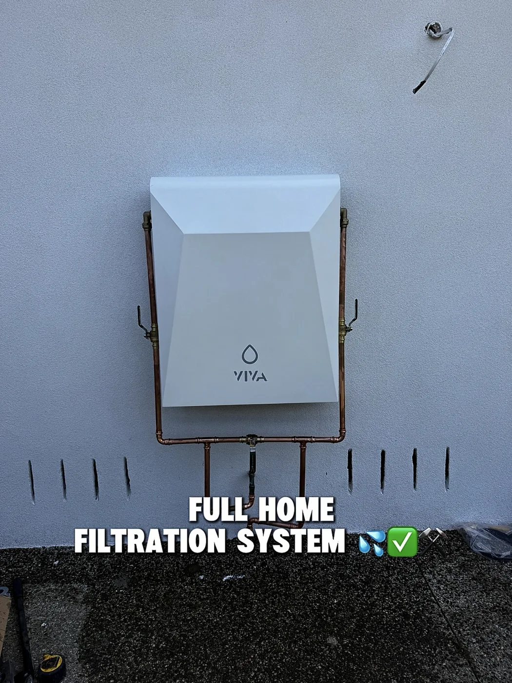 Whole-home water filtration unit with connected copper pipework